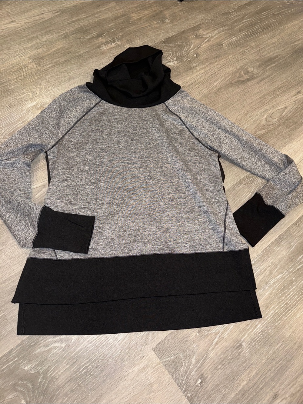Women’s VSX Sport sweatshirt